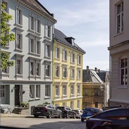 Nydelig Townhouse Sentralt I Bergen, Sandviken برغن