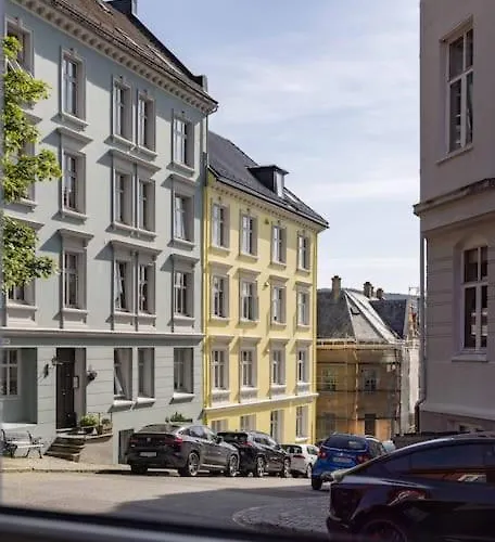 Nydelig Townhouse Sentralt I Bergen, Sandviken Μπέργκεν